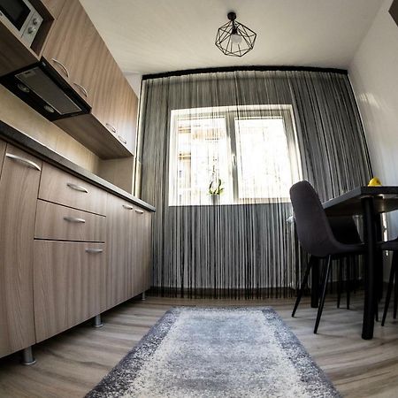 Tania Apartament Орадеа Екстериор снимка
