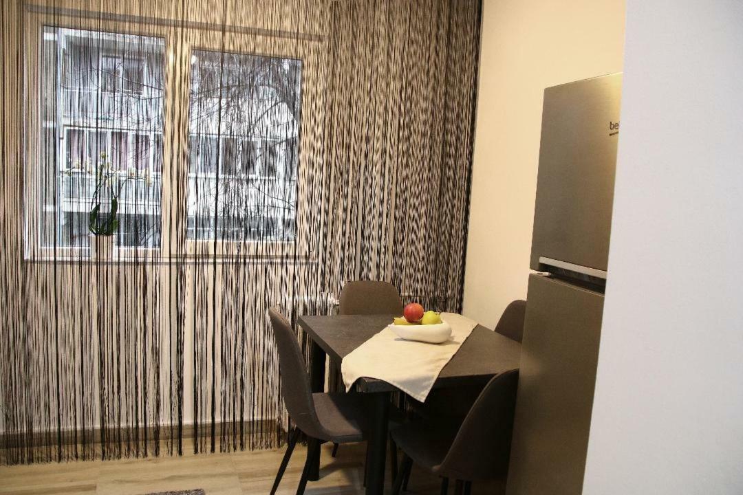 Tania Apartament Орадеа Екстериор снимка