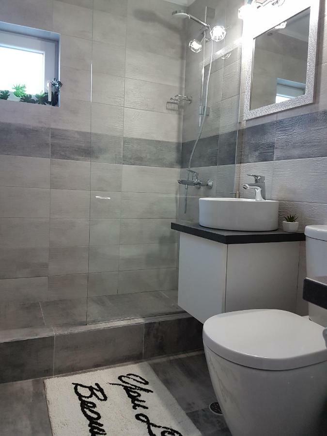 Tania Apartament Орадеа Екстериор снимка