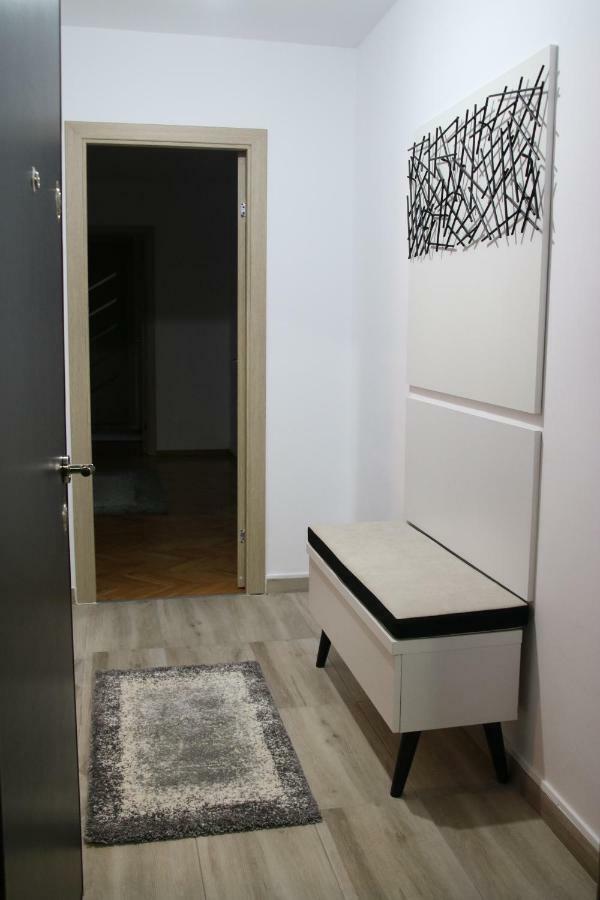 Tania Apartament Орадеа Екстериор снимка