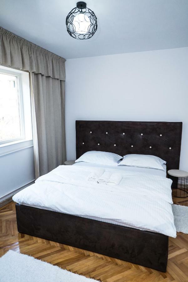Tania Apartament Орадеа Екстериор снимка