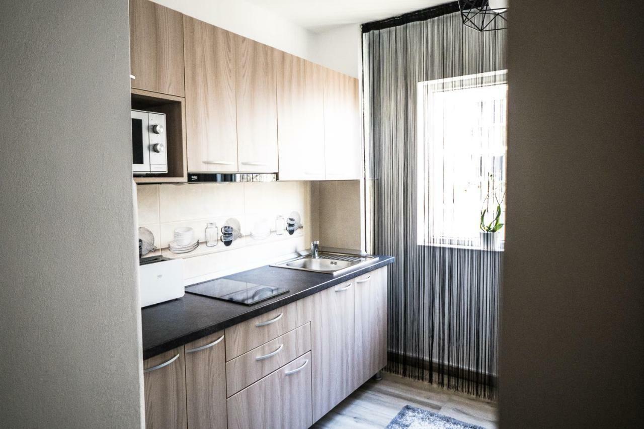 Tania Apartament Орадеа Екстериор снимка