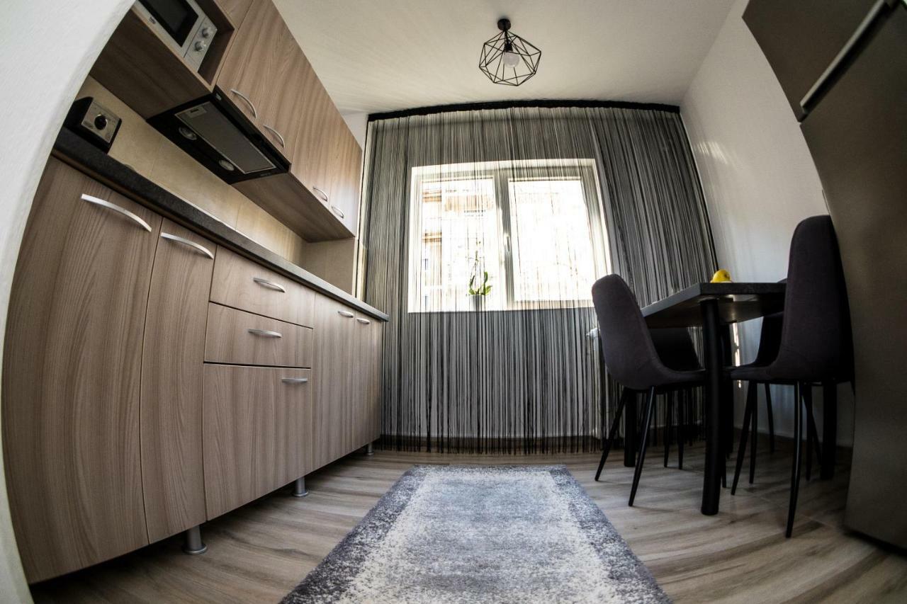 Tania Apartament Орадеа Екстериор снимка