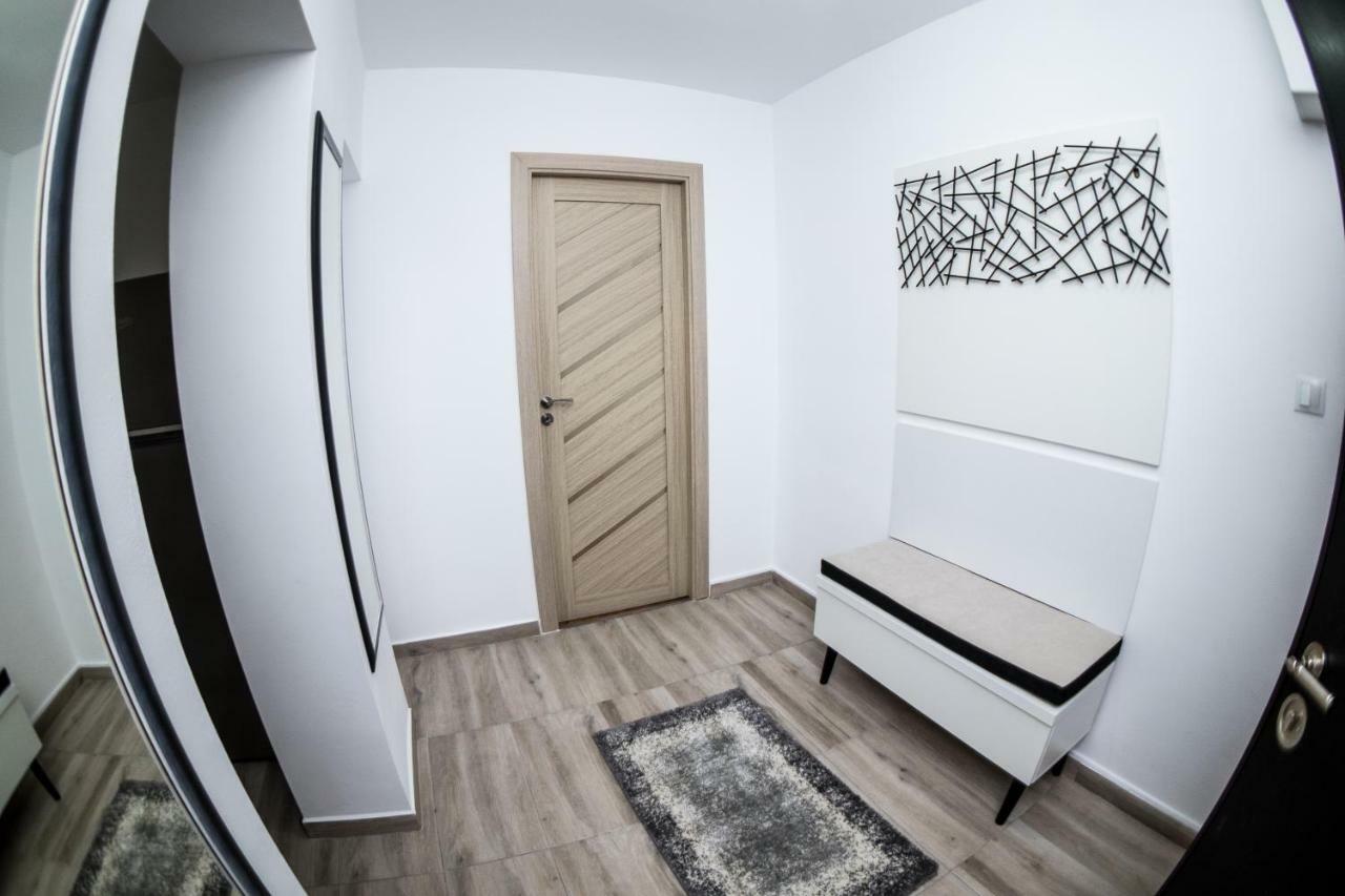 Tania Apartament Орадеа Екстериор снимка